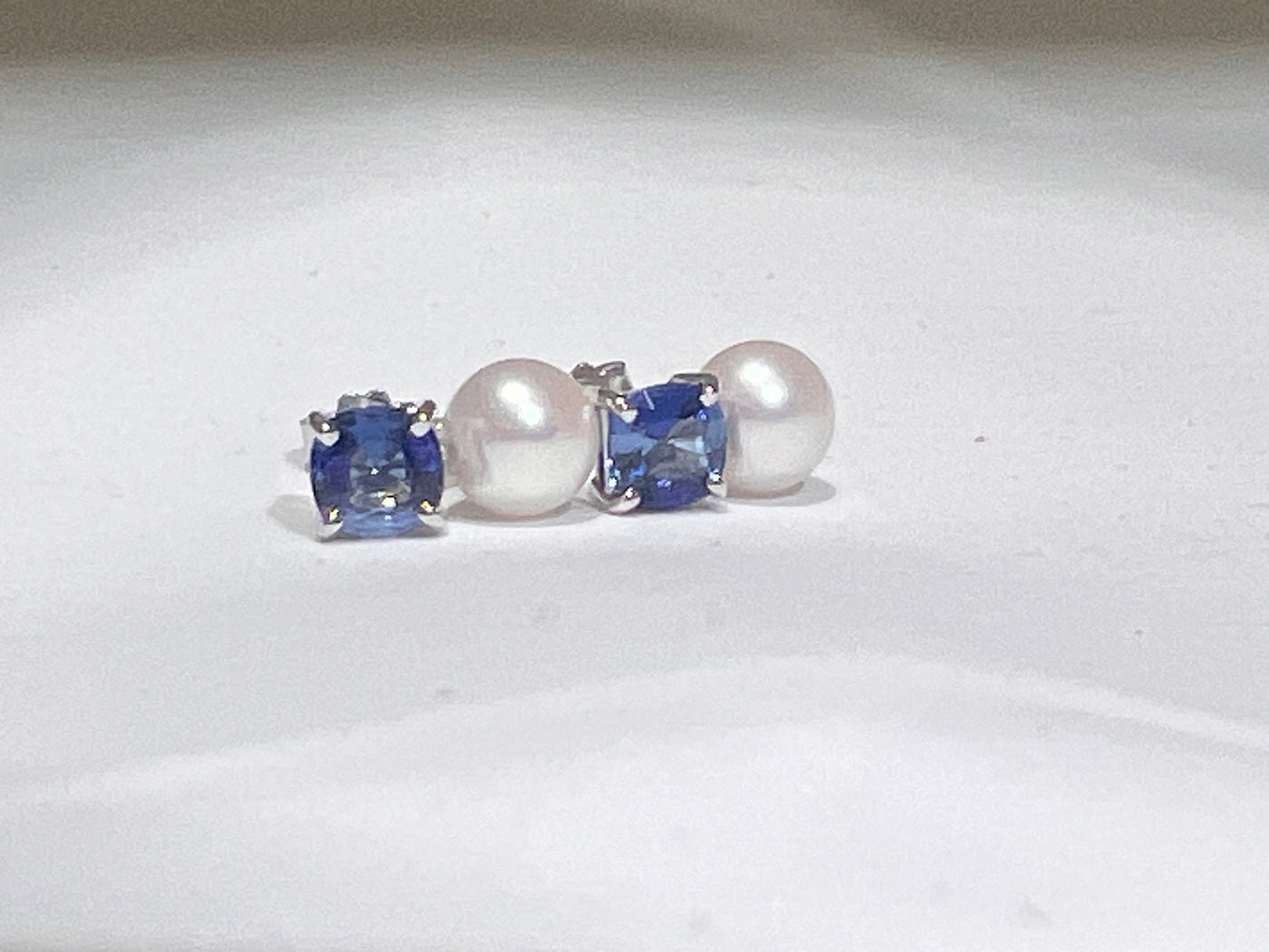 Boucles D'oreilles Saphir carré et Perle de Culture