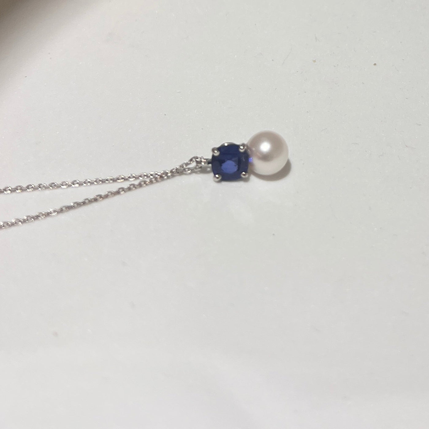 Collier Saphir carré et Perle de Culture