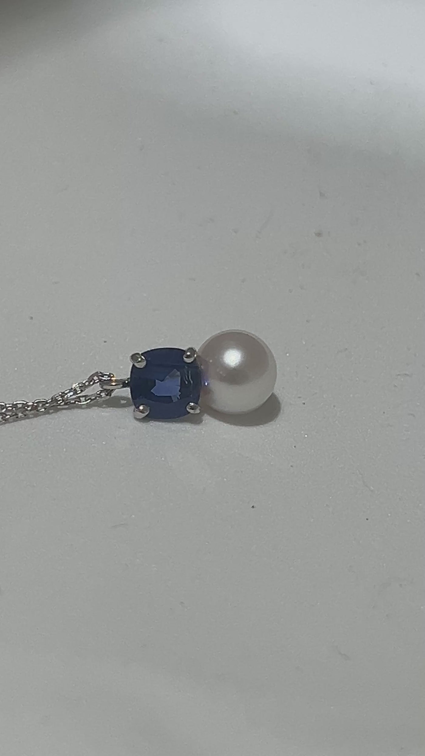 Collier Saphir carré et Perle de Culture